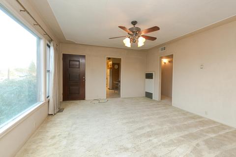 2443 E College Ave, Visalia, CA 93292 photo 4