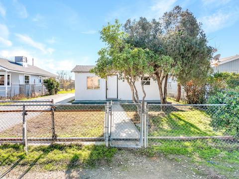 891 E Davis St, Pixley, CA 93256 photo 3