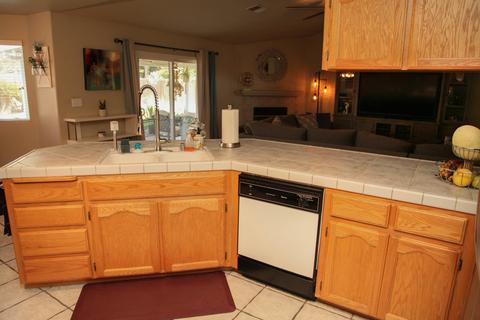 2420 E Seeger Ave, Visalia, CA 93292 photo 13
