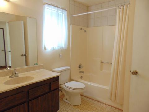 842 Avocado Ct, Lemoore, CA 93245 photo 17