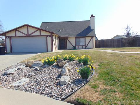 842 Avocado Ct, Lemoore, CA 93245 photo 3