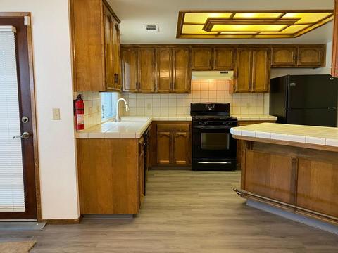 4627 W Iris Ave, Visalia, CA 93277 photo 9