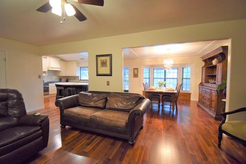 111 E Dorothea Ct, Visalia, CA 93277 photo 7