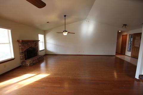 2215 E Kaweah Ct, Visalia, CA 93292 photo 7