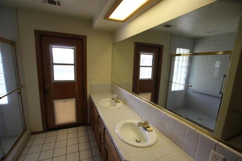 2215 E Kaweah Ct, Visalia, CA 93292 photo 13
