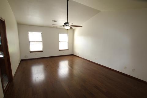 2215 E Kaweah Ct, Visalia, CA 93292 photo 11