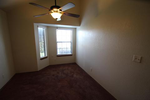 2215 E Kaweah Ct, Visalia, CA 93292 photo 15