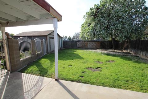 2215 E Kaweah Ct, Visalia, CA 93292 photo 20