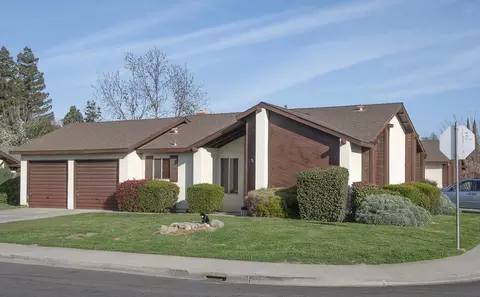1722 E Vassar Dr, Visalia, CA 93292 photo 1