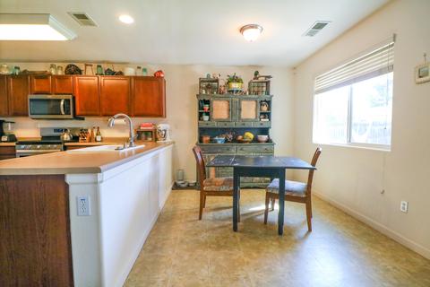 4307 E Murray Ave, Visalia, CA 93292 photo 9