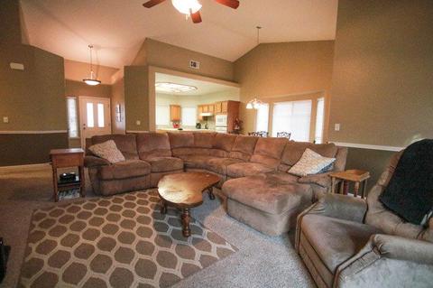 349 E Olson Ave, Reedley, CA 93654 photo 10