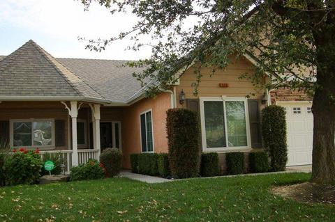 349 E Olson Ave, Reedley, CA 93654 photo 2