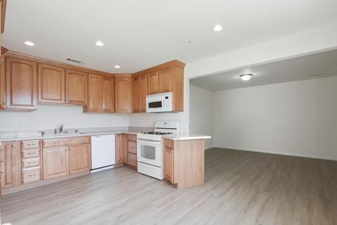 434 S Larkin St, Tulare, CA 93274 photo 8
