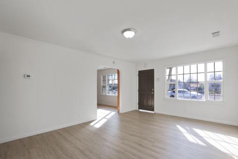 434 S Larkin St, Tulare, CA 93274 photo 5