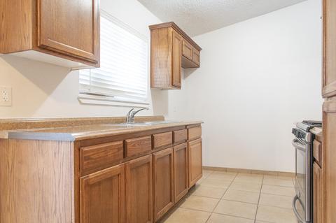 1528 E Cecil Ave, Visalia, CA 93292 photo 9