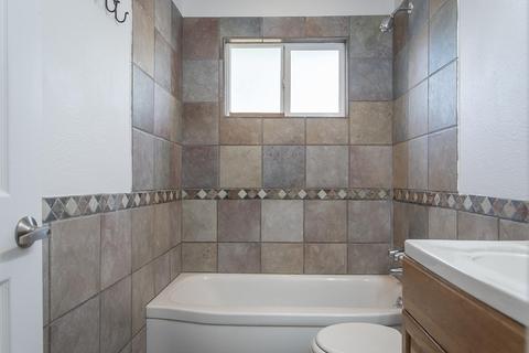 1528 E Cecil Ave, Visalia, CA 93292 photo 22