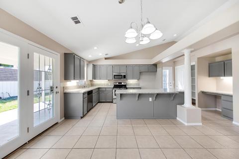 3945 E Paradise Ave, Visalia, CA 93292 photo 8