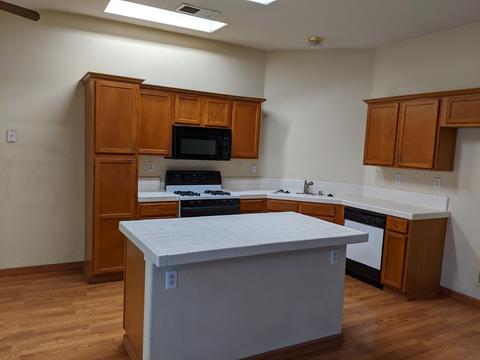 1380 Summerwind Dr, Lemoore, CA 93245 photo 6