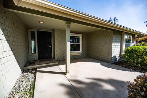 2300 E Hillcrest Ave, Visalia, CA 93292 photo 4