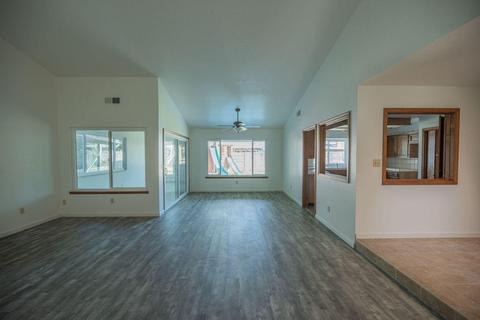 2300 E Hillcrest Ave, Visalia, CA 93292 photo 7