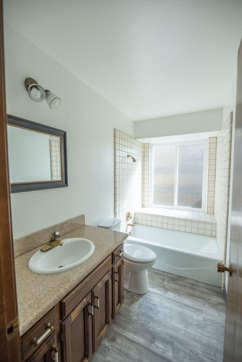 2300 E Hillcrest Ave, Visalia, CA 93292 photo 19
