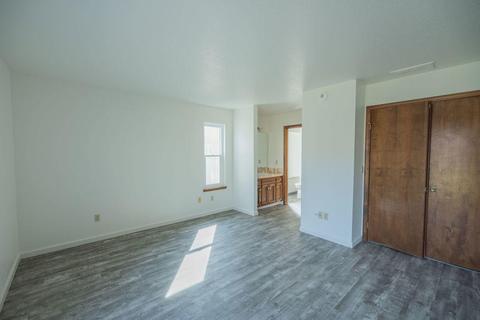 2300 E Hillcrest Ave, Visalia, CA 93292 photo 15
