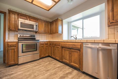 2300 E Hillcrest Ave, Visalia, CA 93292 photo 12