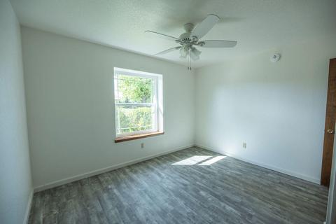 2300 E Hillcrest Ave, Visalia, CA 93292 photo 20