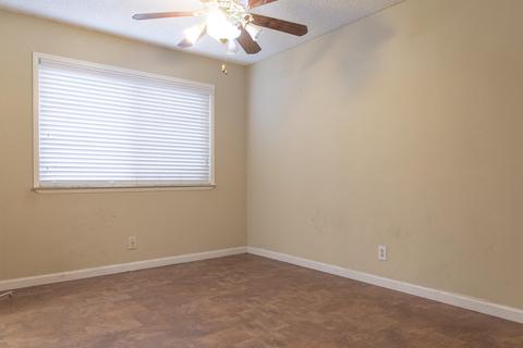 2066 E Harold Ave, Visalia, CA 93292 photo 9