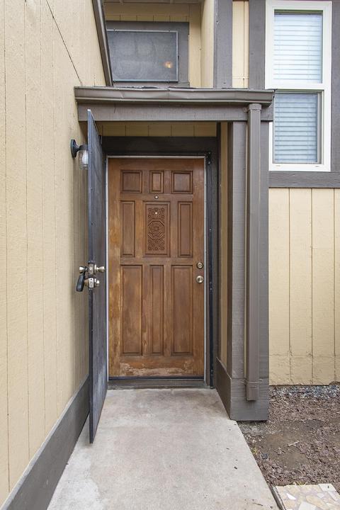 2066 E Harold Ave, Visalia, CA 93292 photo 2