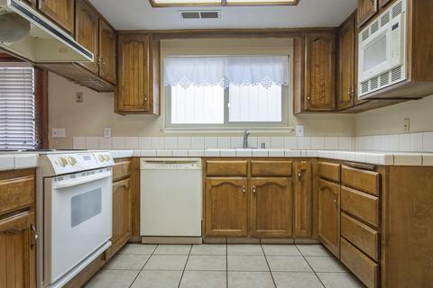2066 E Harold Ave, Visalia, CA 93292 photo 11