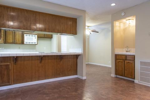2066 E Harold Ave, Visalia, CA 93292 photo 6