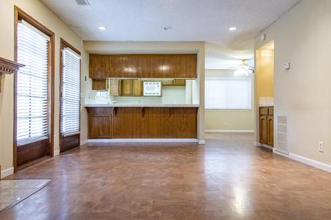 2066 E Harold Ave, Visalia, CA 93292 photo 5