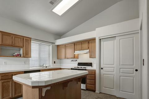1336 E Parkview Ct, Visalia, CA 93277 photo 11