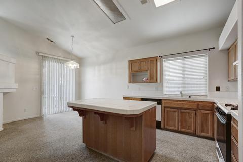 1336 E Parkview Ct, Visalia, CA 93277 photo 13