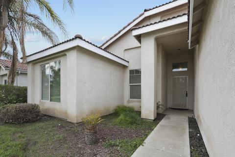 1336 E Parkview Ct, Visalia, CA 93277 photo 4