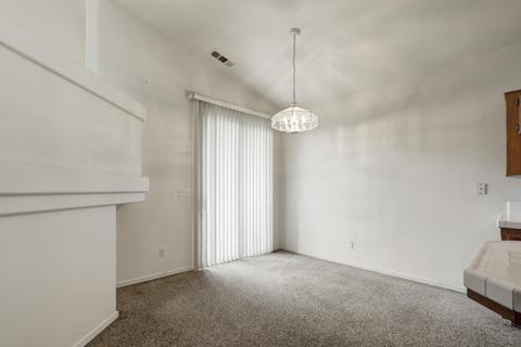 1336 E Parkview Ct, Visalia, CA 93277 photo 14