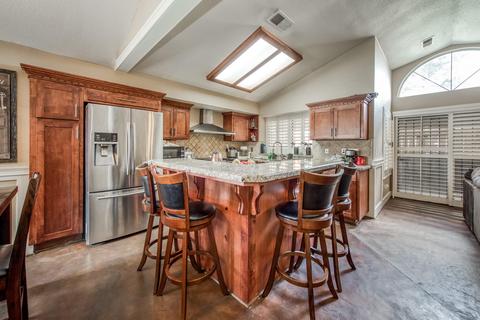 2346 E Parker Ct, Visalia, CA 93292 photo 6