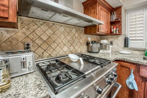 2346 E Parker Ct, Visalia, CA 93292 photo 8