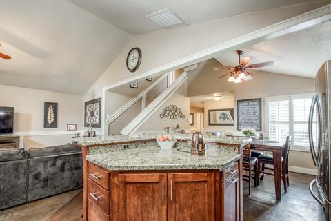 2346 E Parker Ct, Visalia, CA 93292 photo 9