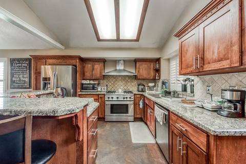 2346 E Parker Ct, Visalia, CA 93292 photo 7