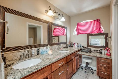 2346 E Parker Ct, Visalia, CA 93292 photo 24