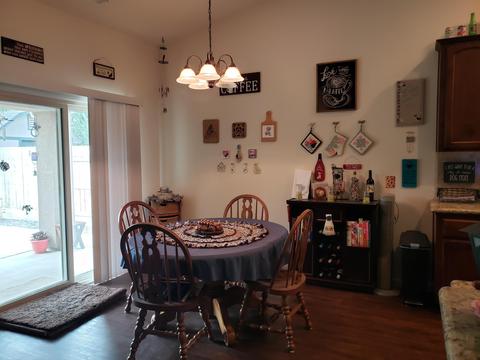 947 E Vine Ct, Visalia, CA 93292 photo 6
