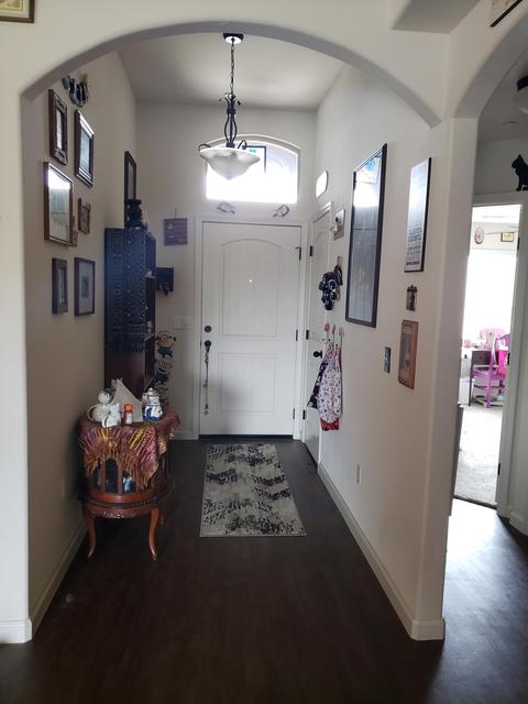 947 E Vine Ct, Visalia, CA 93292 photo 4