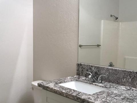 2118 E Myrtle Ct, Visalia, CA 93292 photo 11