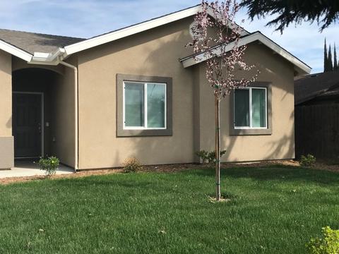 2118 E Myrtle Ct, Visalia, CA 93292 photo 2
