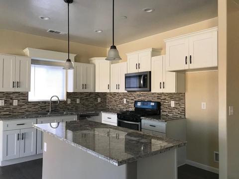 2118 E Myrtle Ct, Visalia, CA 93292 photo 6