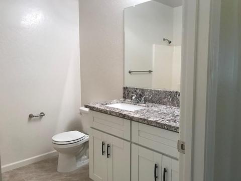 2118 E Myrtle Ct, Visalia, CA 93292 photo 14