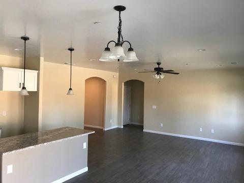 2118 E Myrtle Ct, Visalia, CA 93292 photo 5