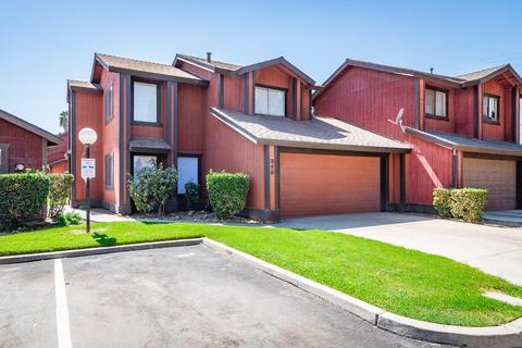 940 E Oakridge Ave, Visalia, CA 93292 photo 1